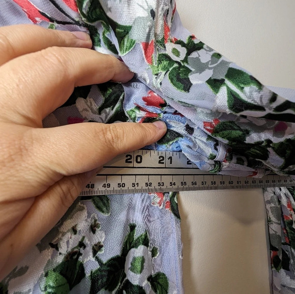 INC International Concepts Tie V  Neck Grey Floral Textured Blouse Women Small - Picture 10 of 11